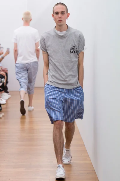 Look 2